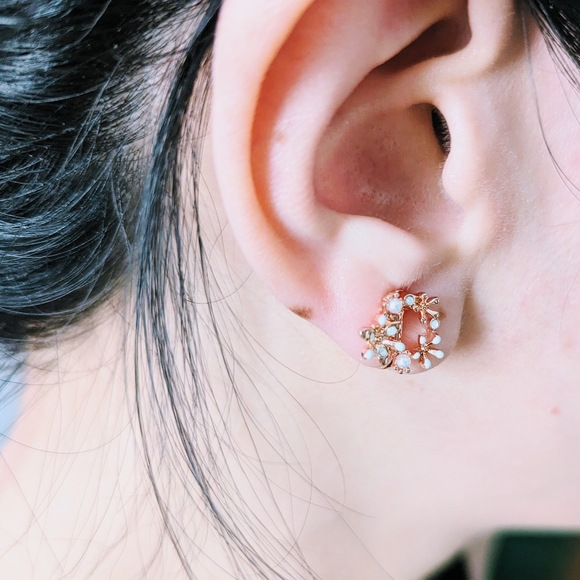 New Floral Clip-On Earrings - Picture 2 of 7